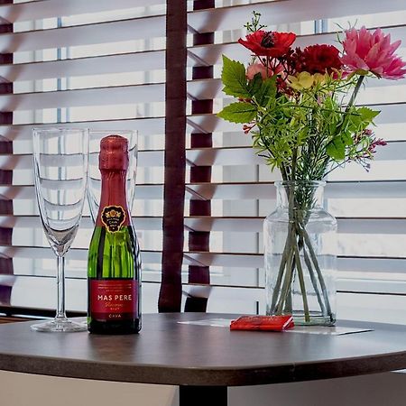 Jt Homes Брюж Екстериор снимка