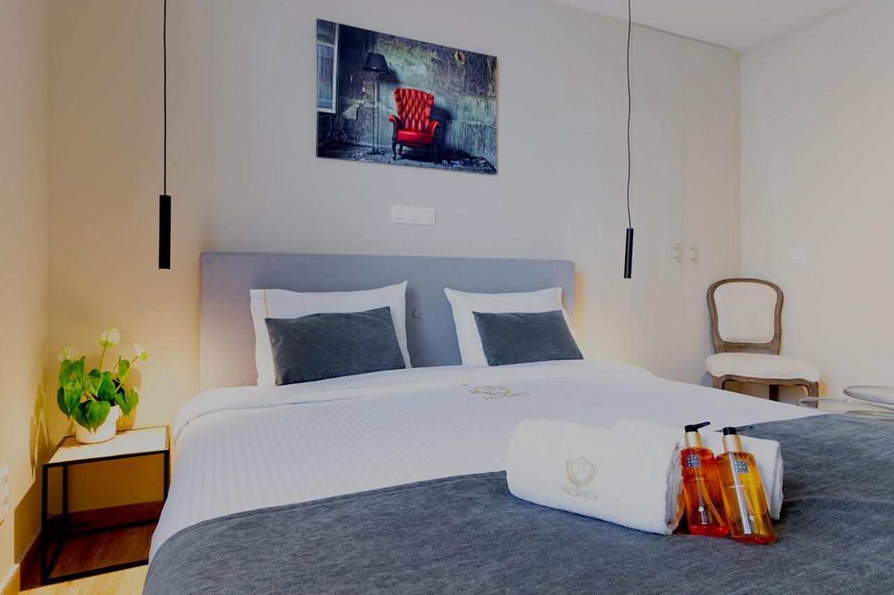 Jt Homes Брюж Екстериор снимка